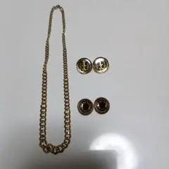 ゴールドチェーンネックレスと黒ゴールドイヤリング　3点セット