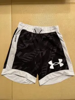 アンダーアーマー（UNDERARMOUR） ハーフパンツ 白黒 Mサイズ バスケ