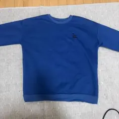 青色ロゴ入りスウェットトレーナー
