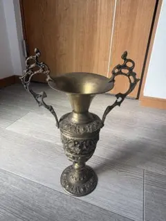 ヴィンテージ風 金属製花瓶 ブロンズ色