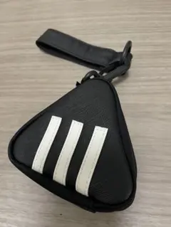 新品adidas ゴルフボールケース　ブラック 三角形