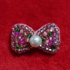 ハンドメイドビーズ刺繍ブローチ　ピンクリボン
