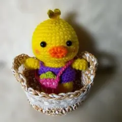 あみぐるみひよこ バスケット付きのサムネイル