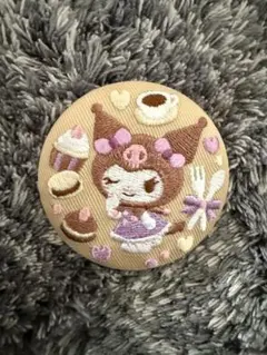 サンリオ　刺繍缶バッジ　クロミ