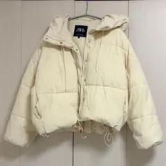 ZARA フード付きクリーム色ダウンジャケット XS