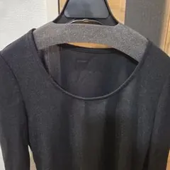 ラメ入り黒長袖トップス