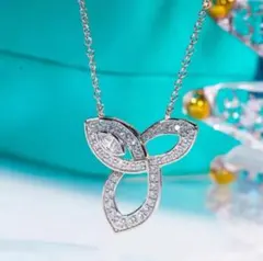 トラベルジュエリー　 ネックレス ラインストーン　リリークラスター　ペンダント