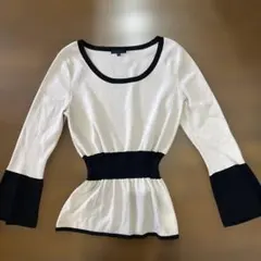 TO BE CHIC フレアスリーブ ニットのサムネイル
