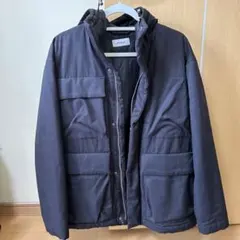 黒 ナイロンジャケット フード付き