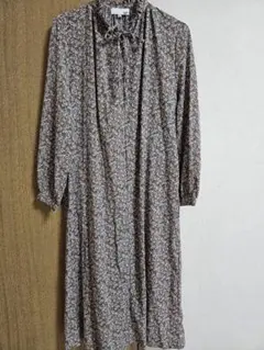 Choette　ワンピース　長袖　花柄　総柄　小花柄　レディース　秋服