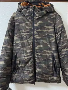 GU 迷彩 ダウンジャケット 美品‼️のサムネイル