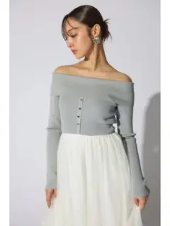 オフショルダー グレー ニットワンピース