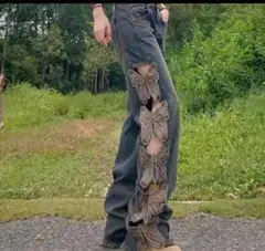 蝶刺繍ダークブルーデニムパンツ