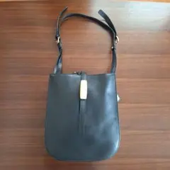 PELLE BORSA レザー ショルダーバッグ ブラック
