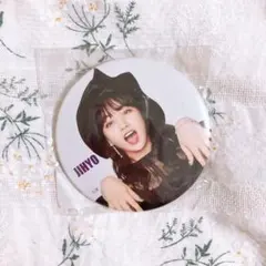 新品 TWICE ジヒョ 缶バッジ one more time ハイタッチ 限定