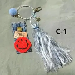 スマイル バッグチャーム デニム にこちゃん ファー タッセル ハンドメイド