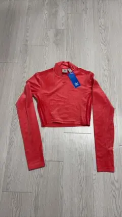 adidas　新品タグ付き　ベルベット　クロップド丈　平成ギャル　ピチT　Y2K