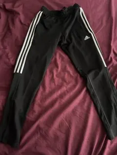 adidas 長ズボン 黒 3本ライン