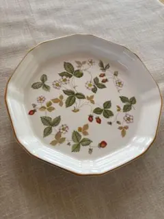 Wedgwood ワイルドストロベリー 八角形プレート