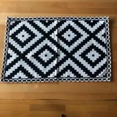 玄関マット インテリア フロア ラグマット オルテガ 幾何学 ホワイト 白 黒