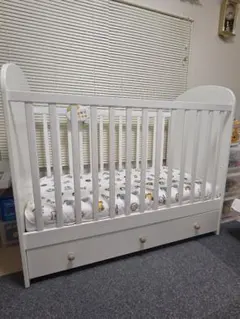 IKEA MYLLRA(ミルラ) ベビーベッド（マットレス付き）002 - メルカリ
