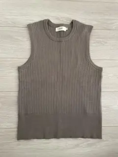 BEAMS HEART グレー ノースリーブニット