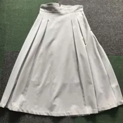 GU タックフレアスカート