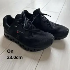 On ブラック ランニングシューズ