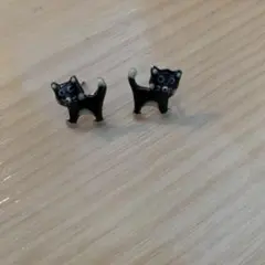 黒猫　ピアス