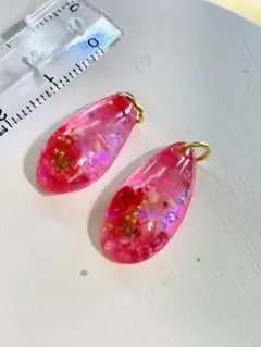 グラデーション　ピンク　赤　ドライフラワー　レジン　可愛い　お花畑　フェミニン