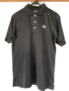 黒のポロシャツ YONEX