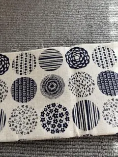 北欧　ネイビーサークル柄