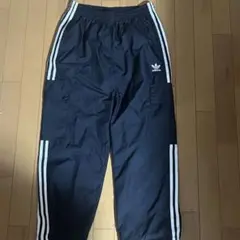 adidasオリジナル トラックパンツ