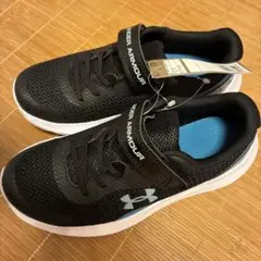 UNDER ARMOUR ブラック/ブルー スニーカー