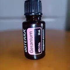 doTERRA Geraniumゼラニウム エッセンシャルオイル 15ml - メルカリ