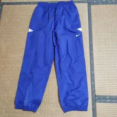 ナイロンパンツ