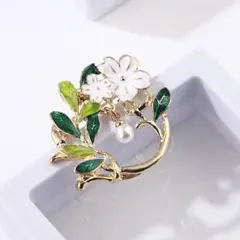 残り2点♡　ワンポイント　コサージュ　ゴールド　花　葉　パール　プレゼント