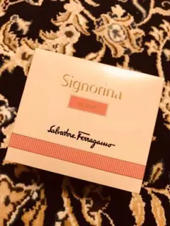 フェラガモ☆シニョリーナインフィオーレオーデトワレ☆香水☆ピンク☆50ml