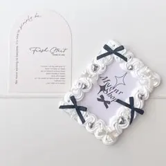 B8 ホイップデコ硬質トレカケース　うねうね♡ホワイト黒リボン