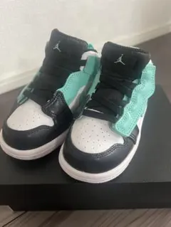 Nike Air Jordan キッズスニーカー ブラック/ティール