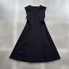 ユニクロポンチワンピース　ユニクロワンピース 黒　ノースリーブワンピース