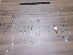 アクセサリーセット（ネックレス・イヤリング・ブレスレット・時計）