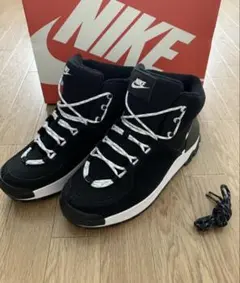Nike ブラック ハイカットスニーカー