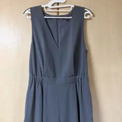 ユニクロ Vネックサロペット M DARK GRAYのサムネイル