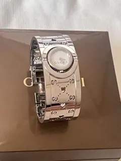 新品電池 稼働 箱付き GUCCI GG トワール バングルウォッチ QZ - メルカリ