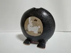 笠間焼　月にウサギの絵柄　陶器　花瓶　一輪挿し　花器