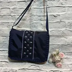 Item thumbnail for item 0e831272-2eb5-4025-b139-bdf48c5ca2d8