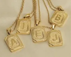 イニシャル ネックレストップ