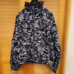 NIKE　ナイキ　ナイロンジャケット　グレー　花柄