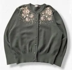 花柄刺繍 カーディガン ウール 立体感 光沢 リブ袖 昭和レトロ 大人カジュアルのサムネイル